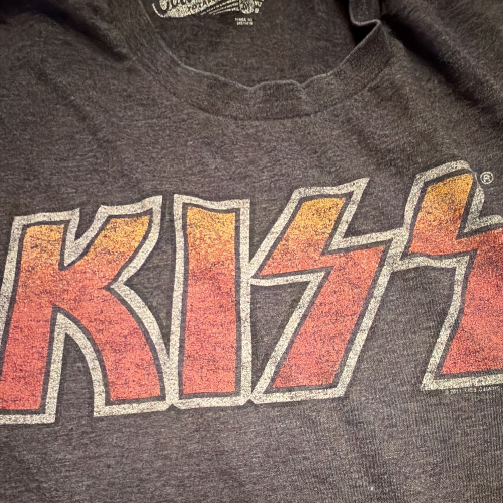 Old Navy KISS Band T-Shirt Distressed Logo Charcoal Gray Rock Music Tee [Size]